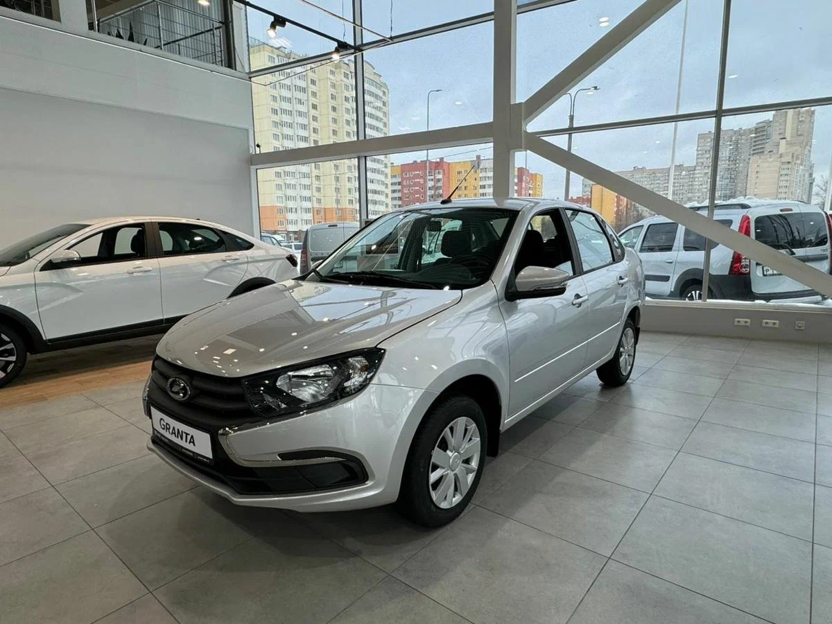 Lada Granta Седан в ваш город - фото №1