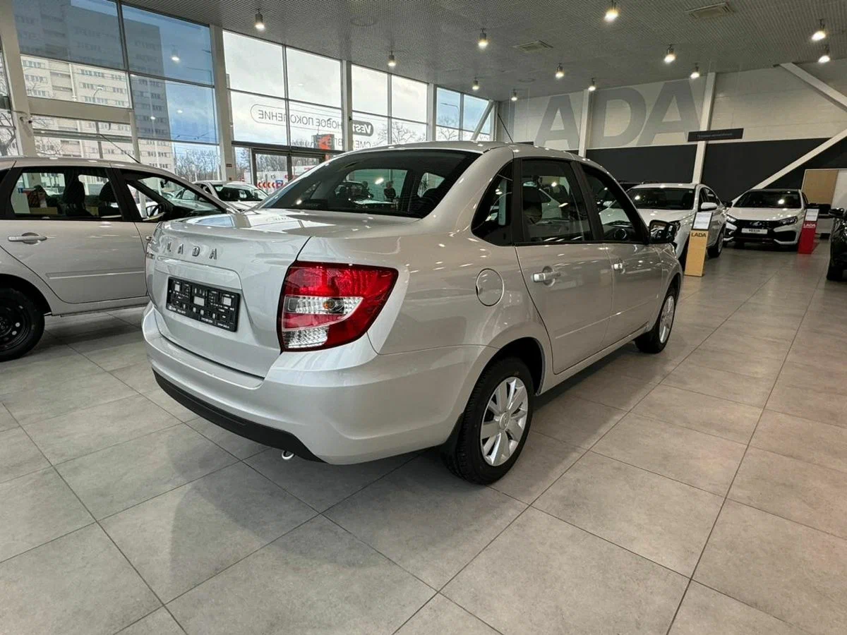 Lada Granta Седан в ваш город - фото №4